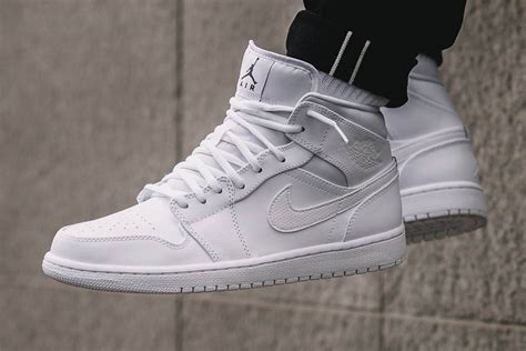 nike jordan 1 white